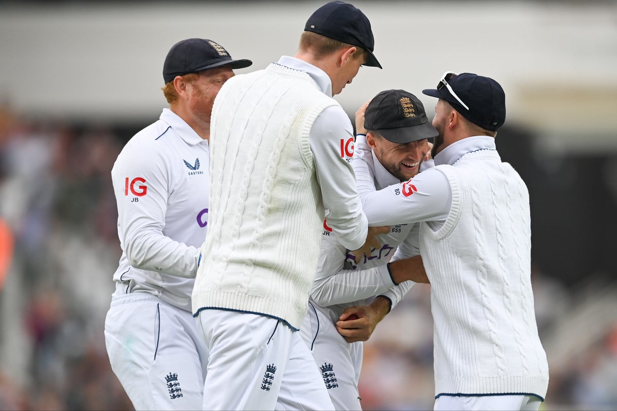 The Ashes: Marnus Labuschagne tombe face au sensationnel Joe Root alors que l'Angleterre étouffe l'Australie