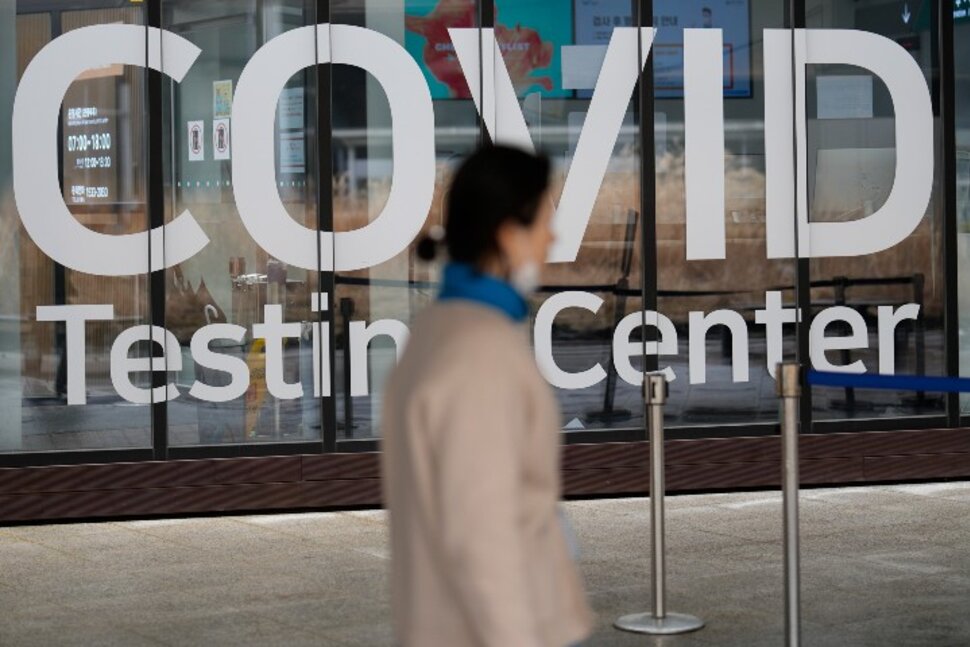 OMS : Les cas mondiaux de COVID-19 augmentent de 80 % en un mois |  Infos santé