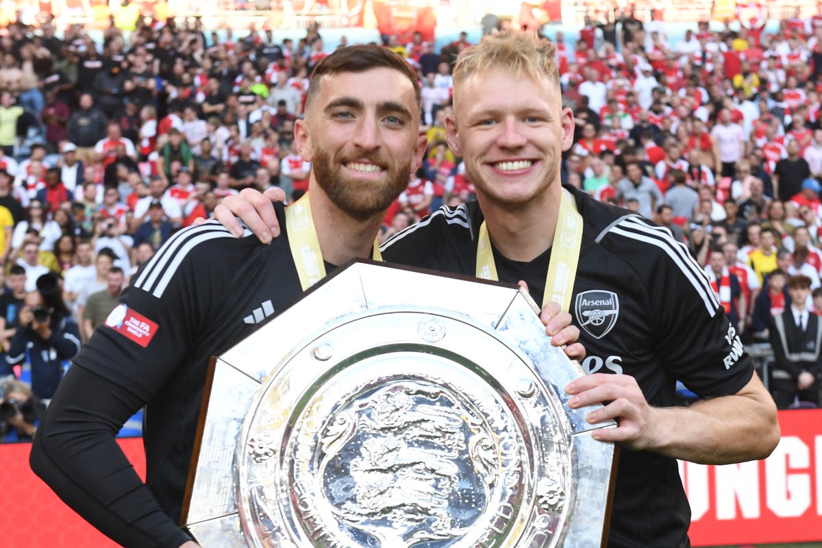 Aaron Ramsdale soutenu pour relever le défi de David Raya alors que la bataille d'Arsenal commence