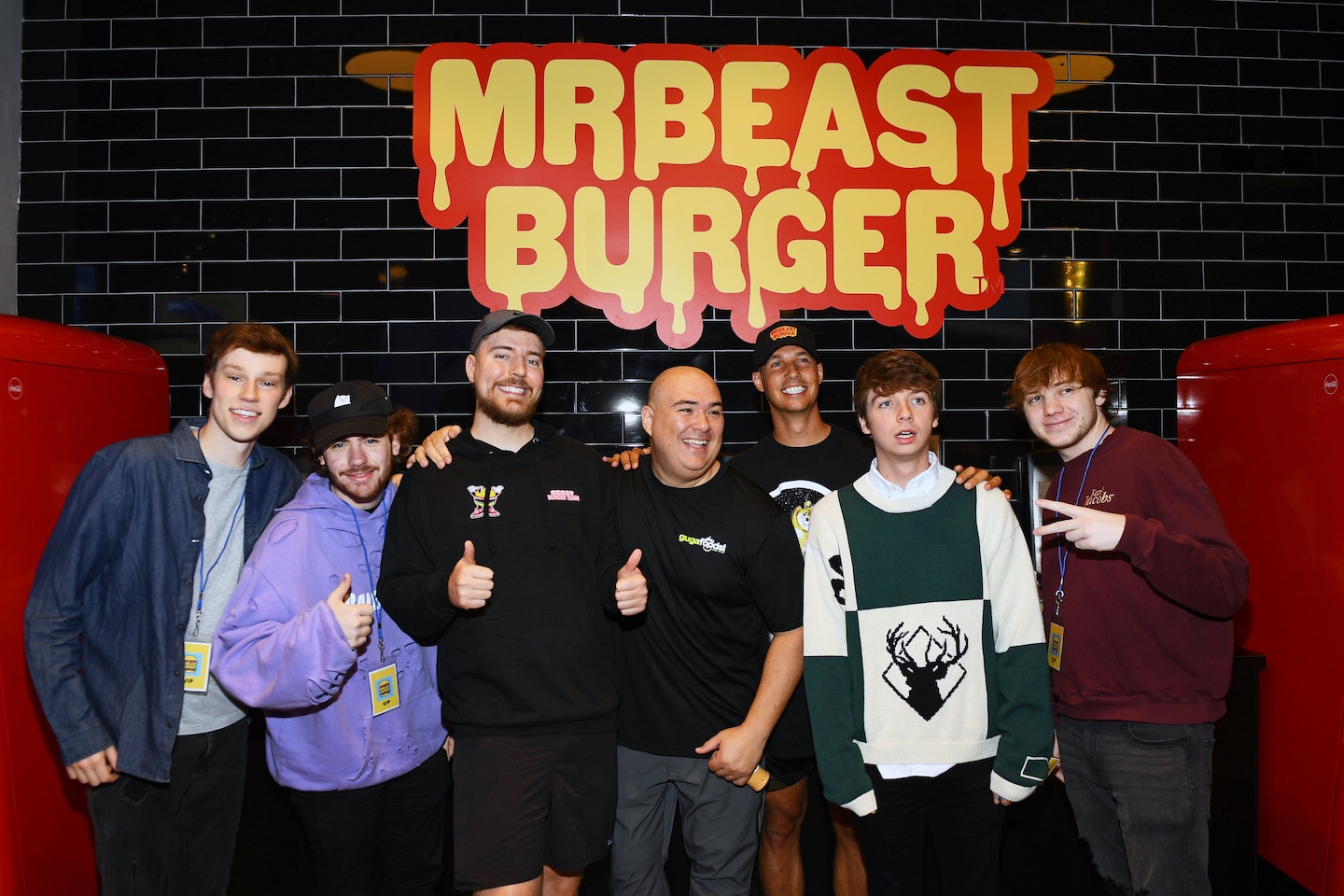 La star de YouTube, MrBeast, poursuit son partenaire de cuisine fantôme pour de la nourriture « non comestible »