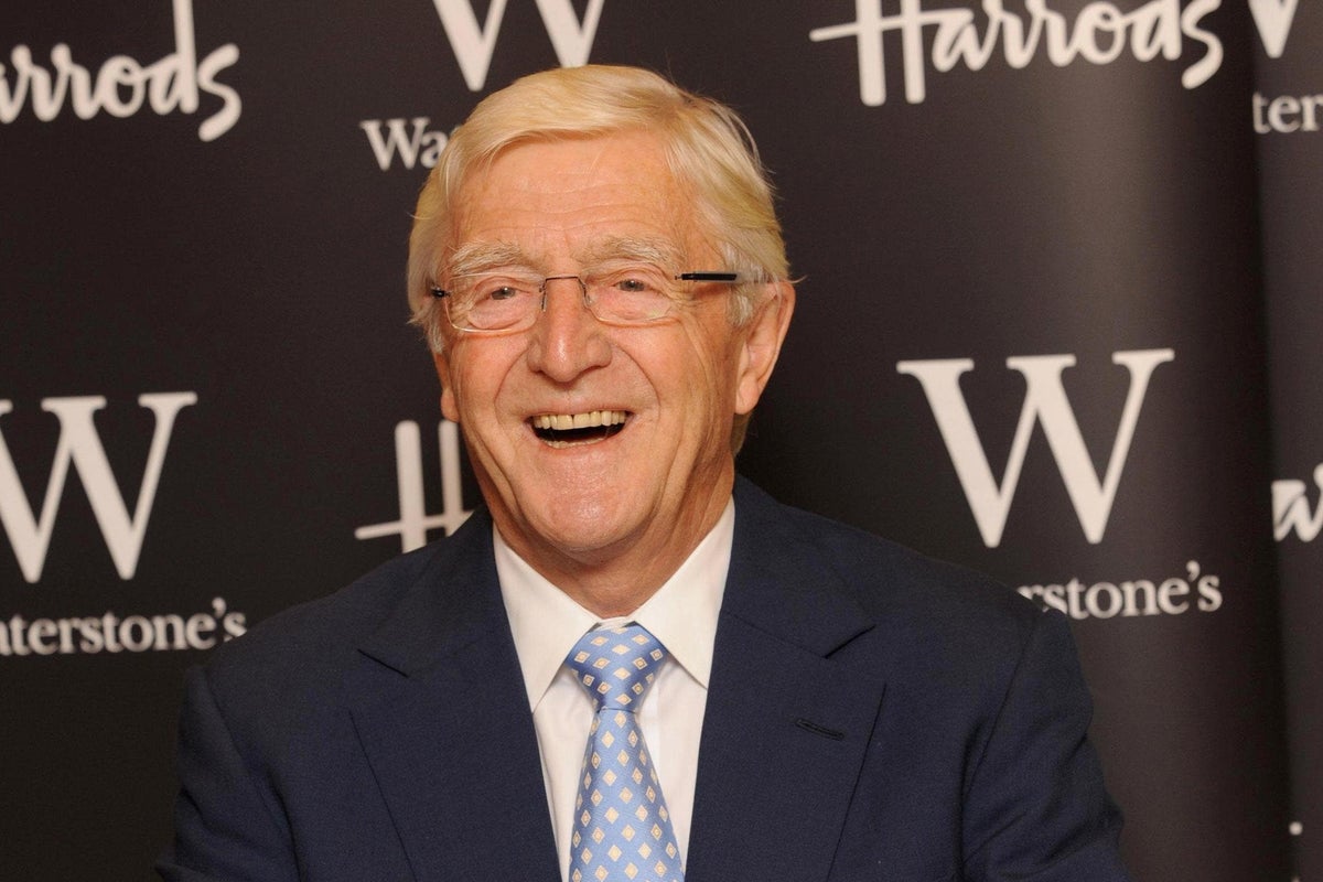 Sir Michael Parkinson, roi des animateurs de chat britanniques, décède à l'âge de 88 ans