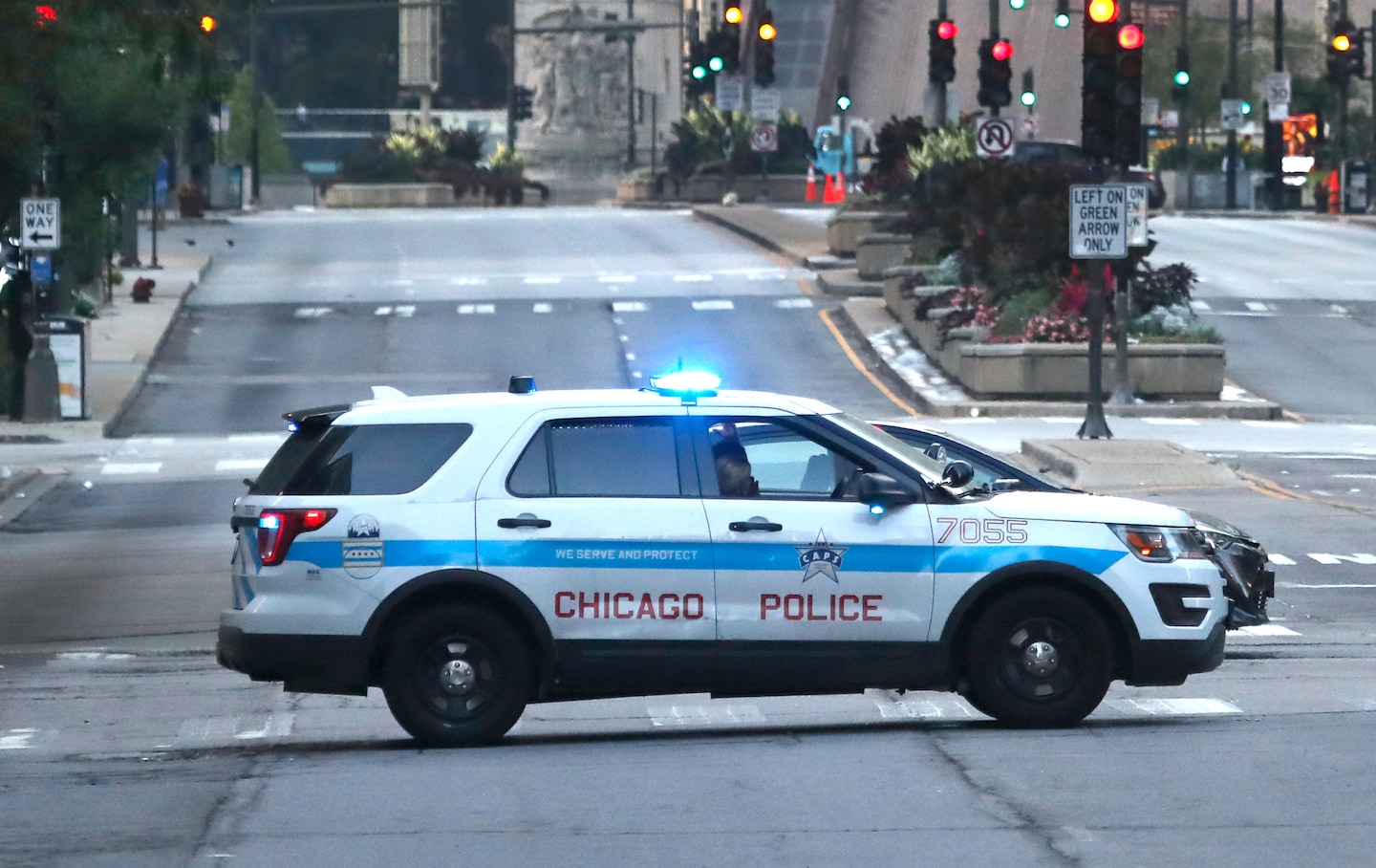 Une équipe de télévision d'Univision Chicago cambriolée sous la menace d'une arme alors qu'elle faisait un reportage sur des vols dans la ville