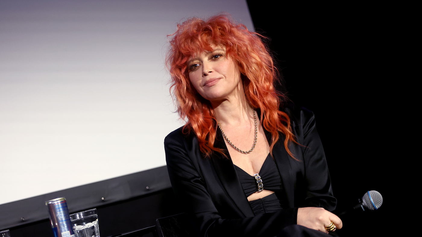 C'est maintenant votre chance de résoudre des mots croisés avec Natasha Lyonne.