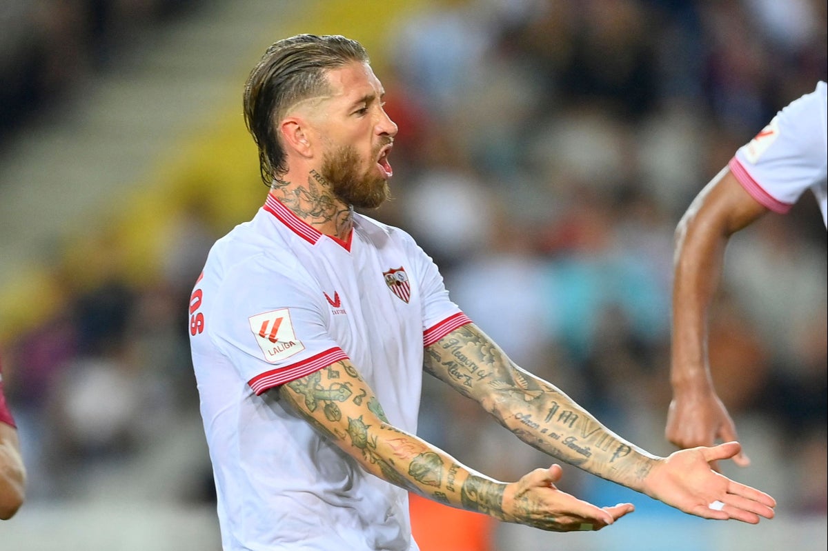 Sergio Ramos marque le vainqueur de Barcelone avec un malheureux but contre son camp lors de la défaite de Séville