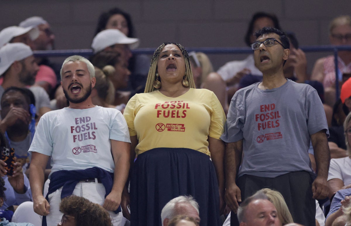 US Open : les manifestants pour le climat provoquent un retard de 45 minutes alors que Coco Gauff atteint la finale de l'US Open