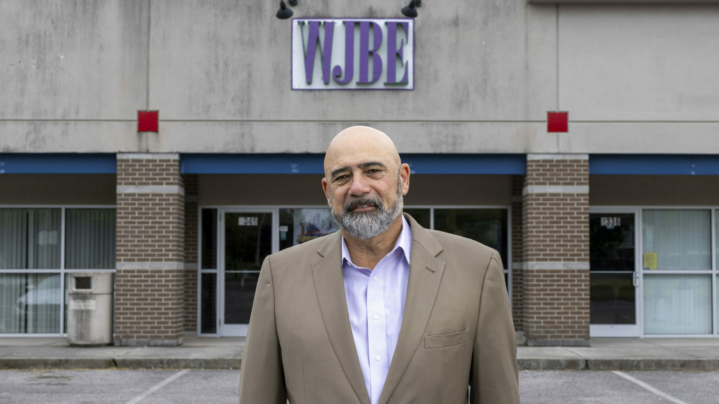 Un juge de la FCC décide que la seule station de radio appartenant à des Noirs de Knoxville peut conserver sa licence