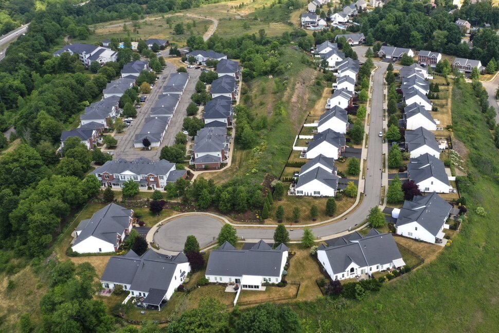 Les ventes de maisons en attente glissent en août alors que les taux hypothécaires élevés et la faiblesse des stocks font des ravages |  Économie