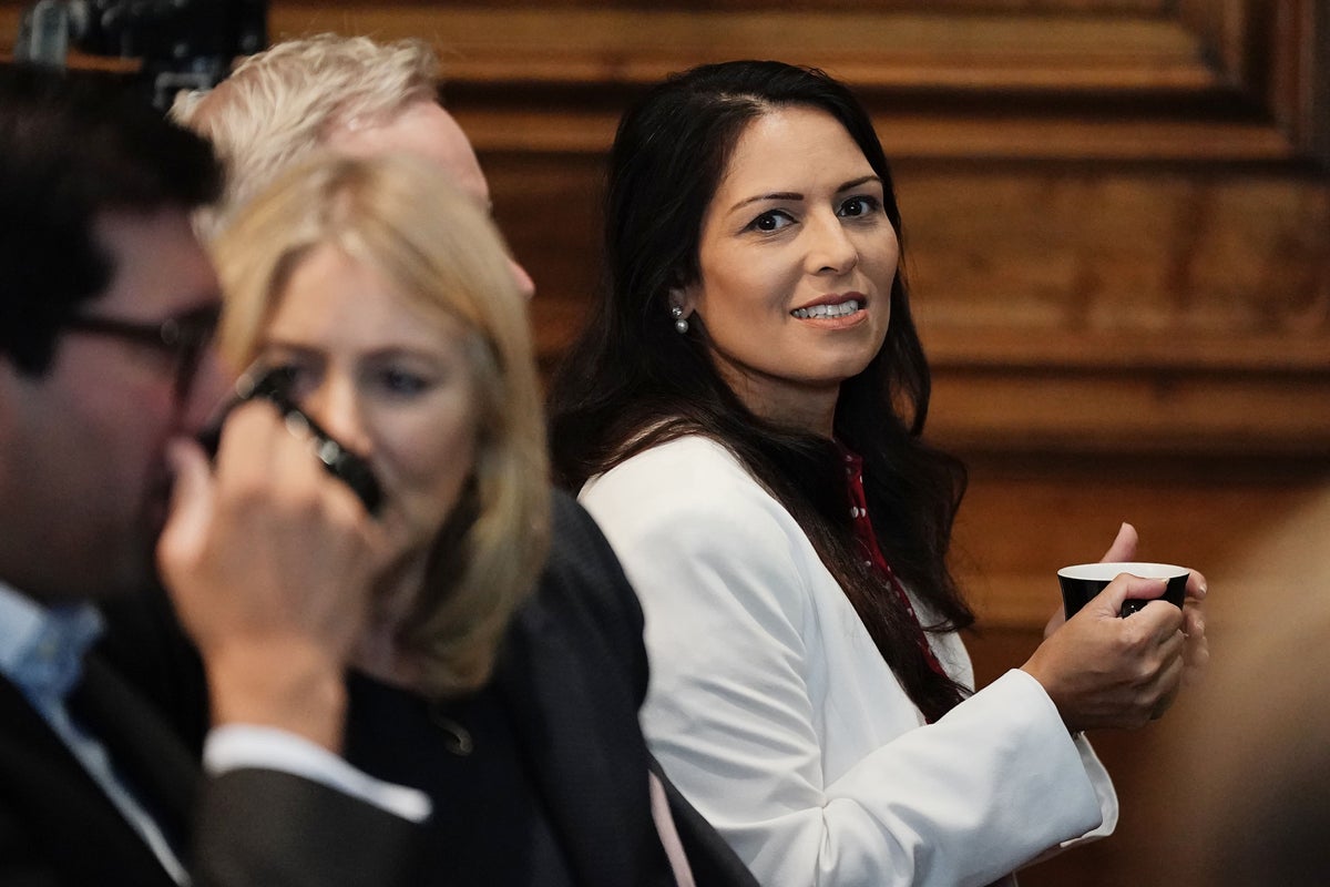 Patel exhorte Braverman à tenir son engagement envers les petits bateaux alors qu'elle vise le discours