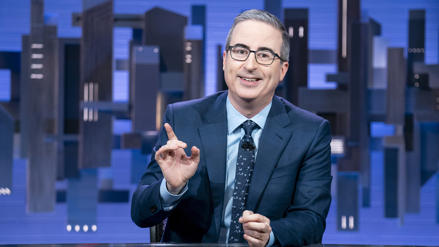 « Tout à fait joyeux » : John Oliver raconte à NPR son retour après 5 mois d'absence