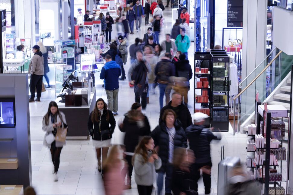 Les consommateurs ignorent l'inflation et se montrent moins sombres quant à l'avenir en novembre |  Économie