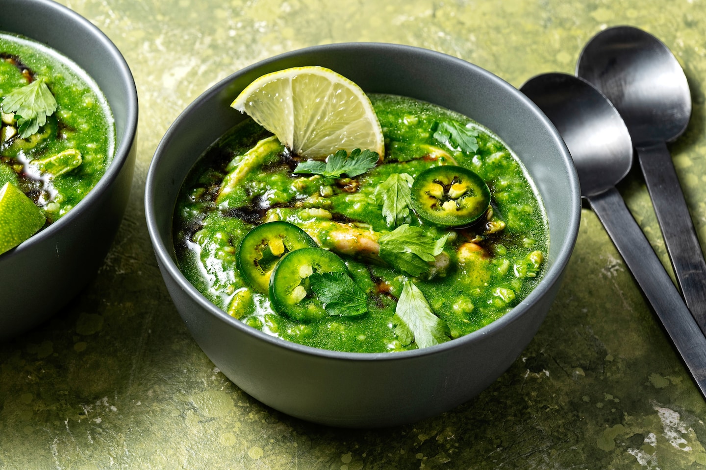 Comment faire de la soupe des marais, la recette populaire du poulet vert et du riz