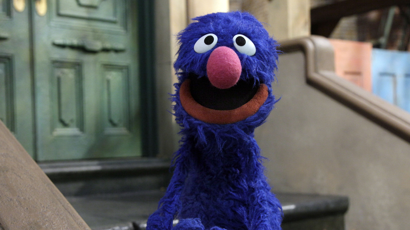 Grover le Muppet devient journaliste et met en lumière le sort de l'industrie