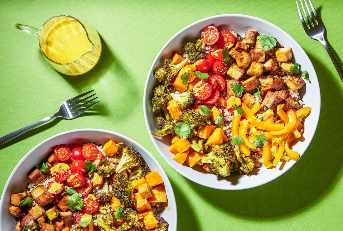 Recette de bols de quinoa aux légumes rôtis et au tofu