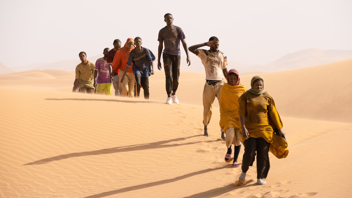 Rejoignez un adolescent sénégalais dans un voyage déchirant dans ce film nominé aux Oscars