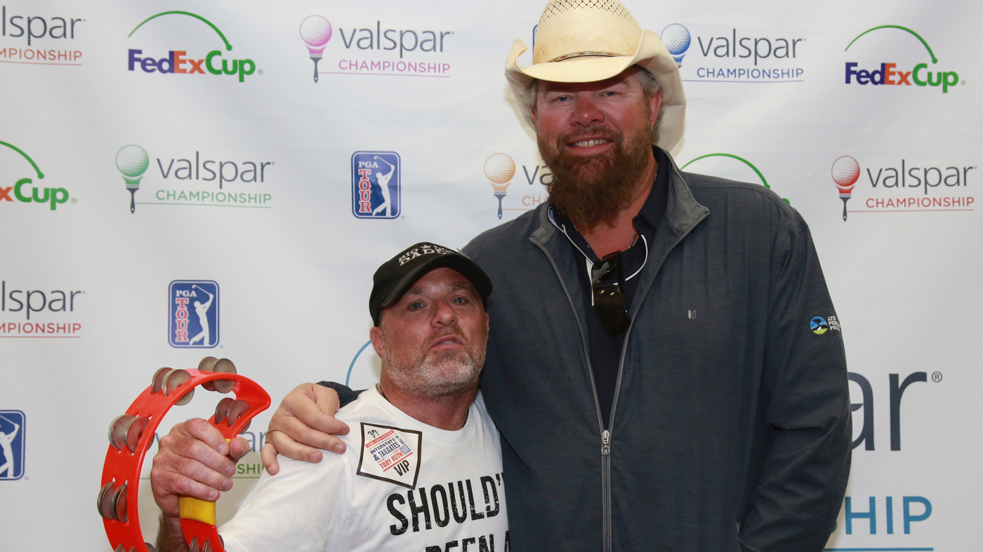 Toby Keith ne l'a jamais su, mais il a aidé mon frère à faire un grand changement dans sa vie.