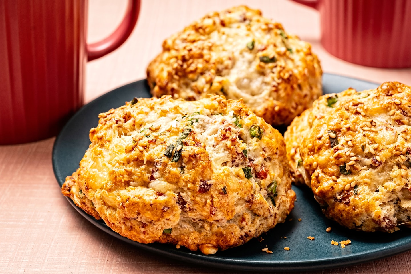 Ces scones au gruyère et au jambon pourraient vous faire tomber amoureux dès la première bouchée