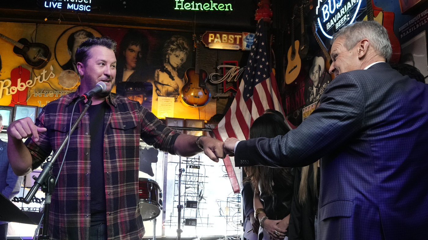 Le Tennessee devient le premier État à protéger les musiciens et autres artistes contre l'IA