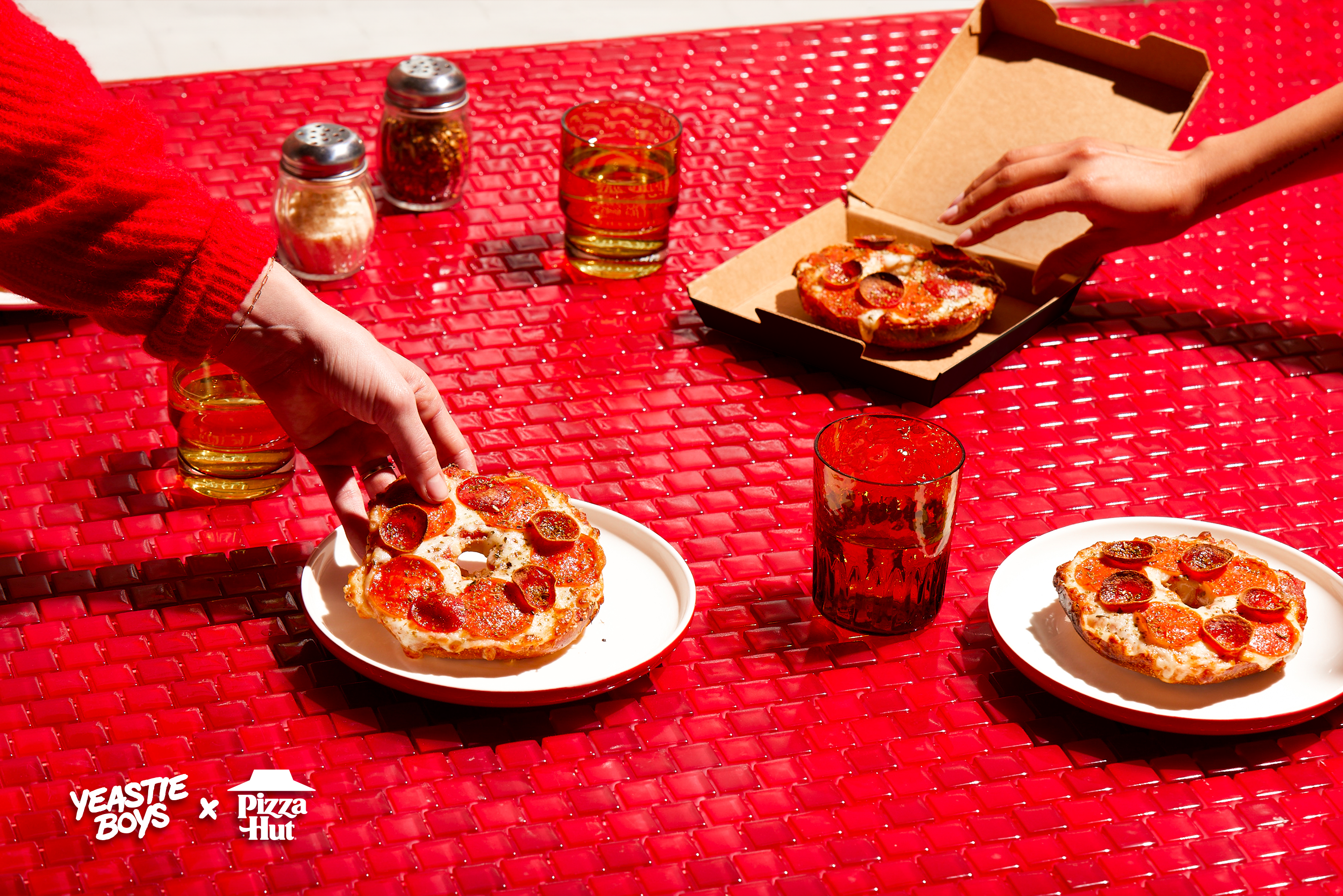 Pizza Hut lance des pizza bagels — et ils sont gratuits
