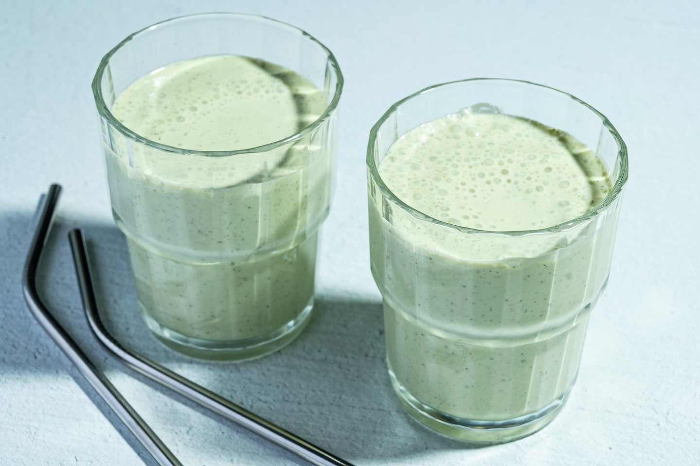 8 recettes avec du matcha, dont des biscuits verts, des boissons et des crêpes