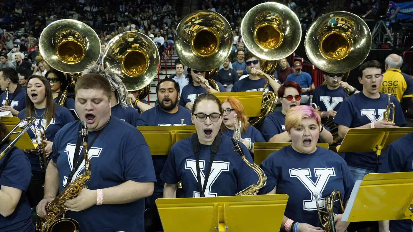 Pourquoi les membres de la fanfare de l'Université de l'Idaho sont des héros dans le Connecticut