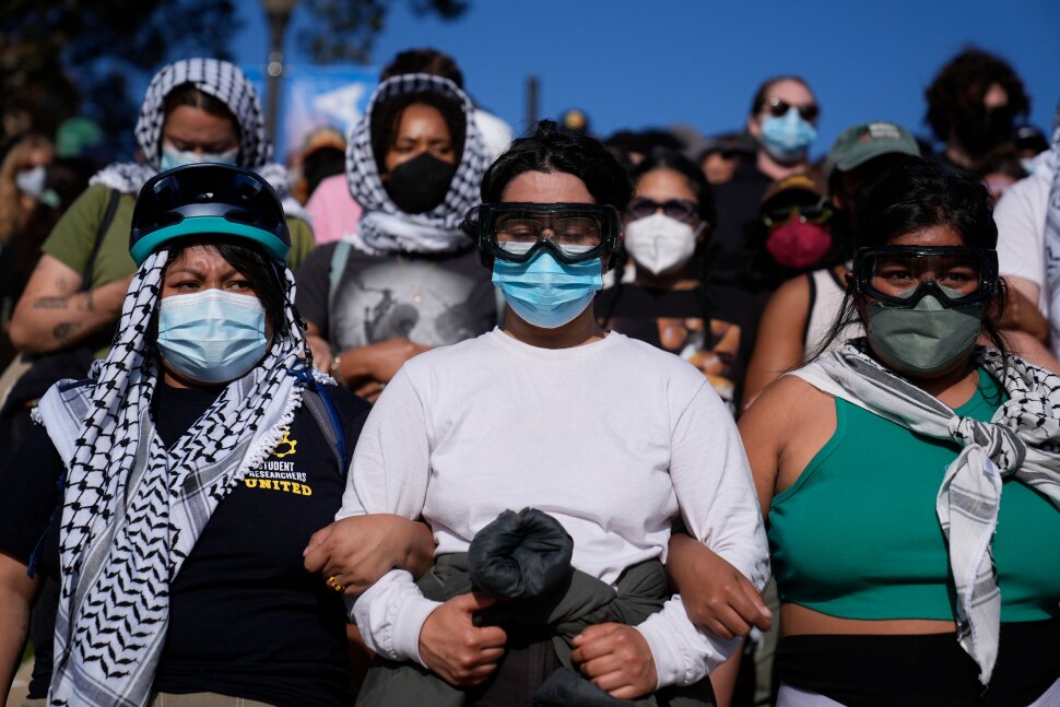 En images : Des étudiants pro-palestiniens manifestent à travers le pays |  Photos