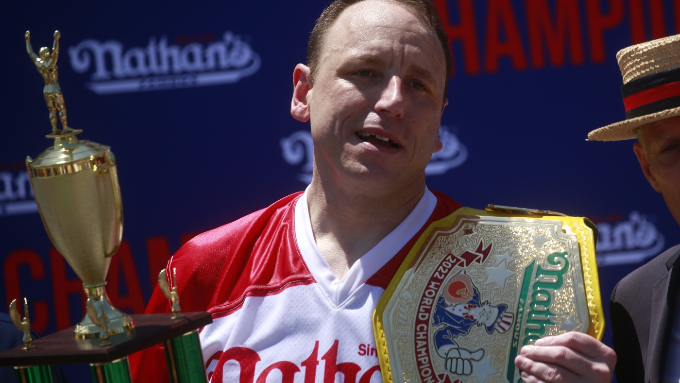 Le champion mangeur de hot-dogs Joey Chestnut ne participera pas à la compétition le 4 juillet.