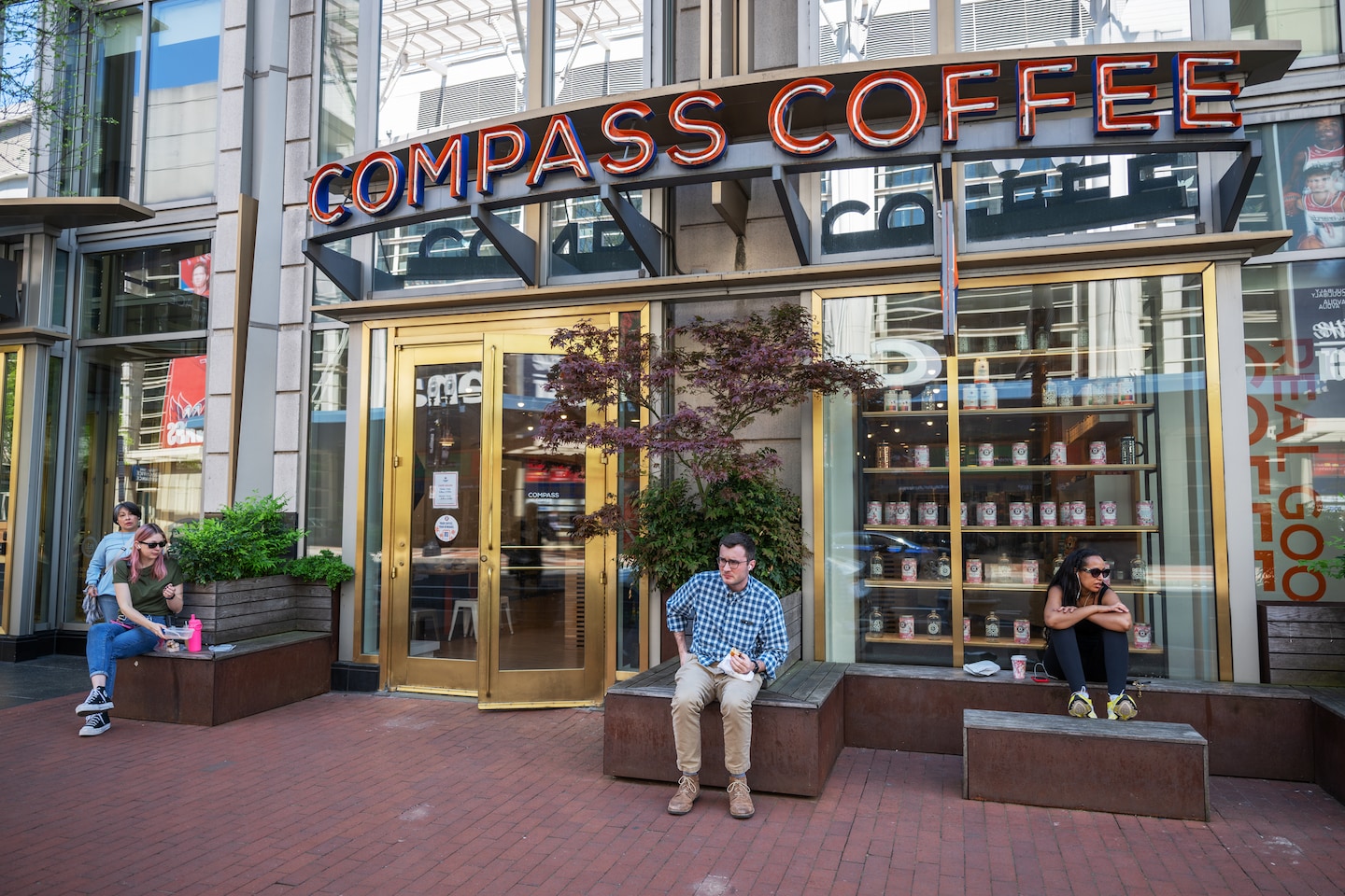 Les travailleurs de Compass Coffee dans six magasins lancent une campagne syndicale