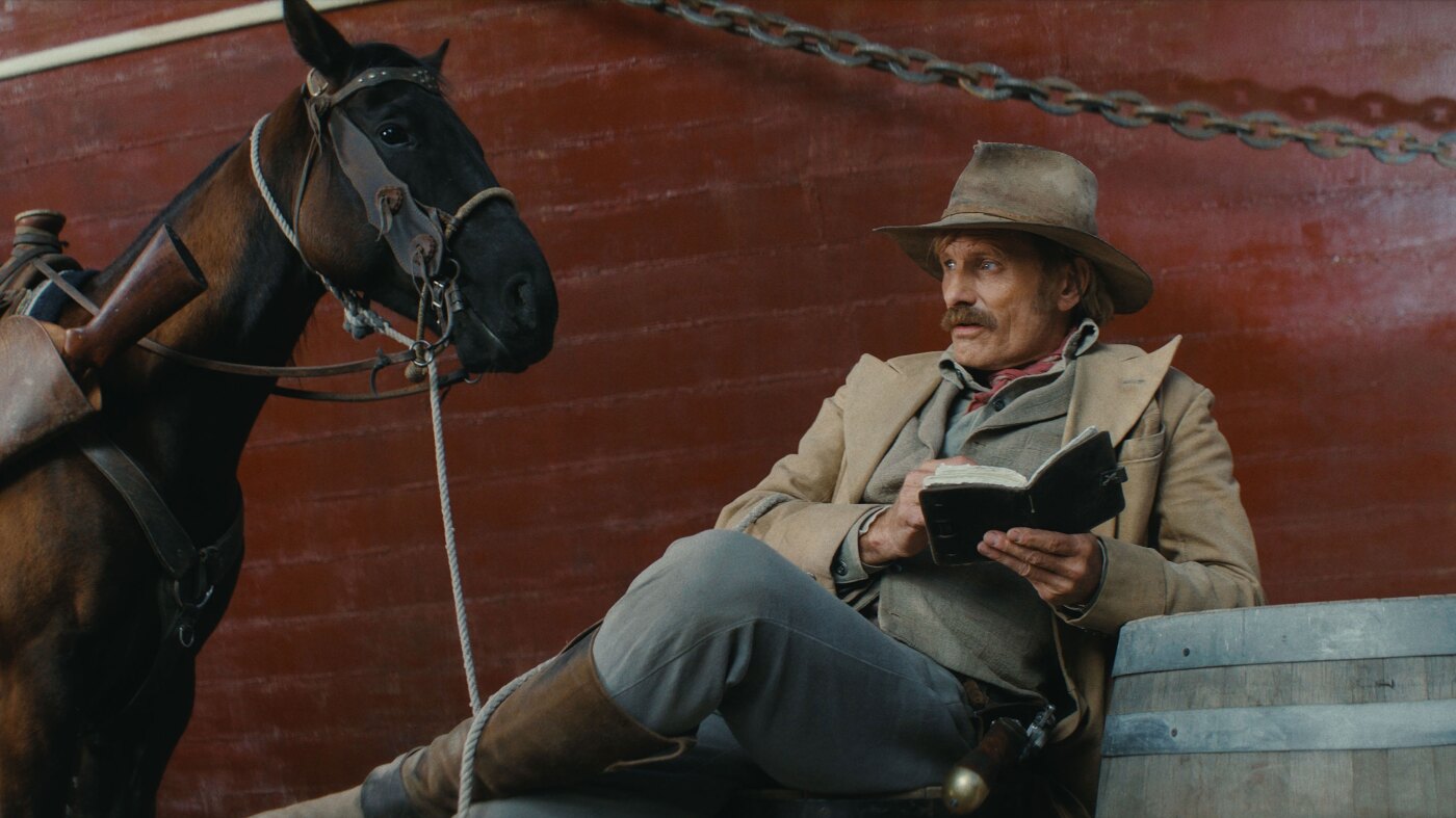 "The Dead Don't Hurt" est une tendre histoire d'amour et un western subversif