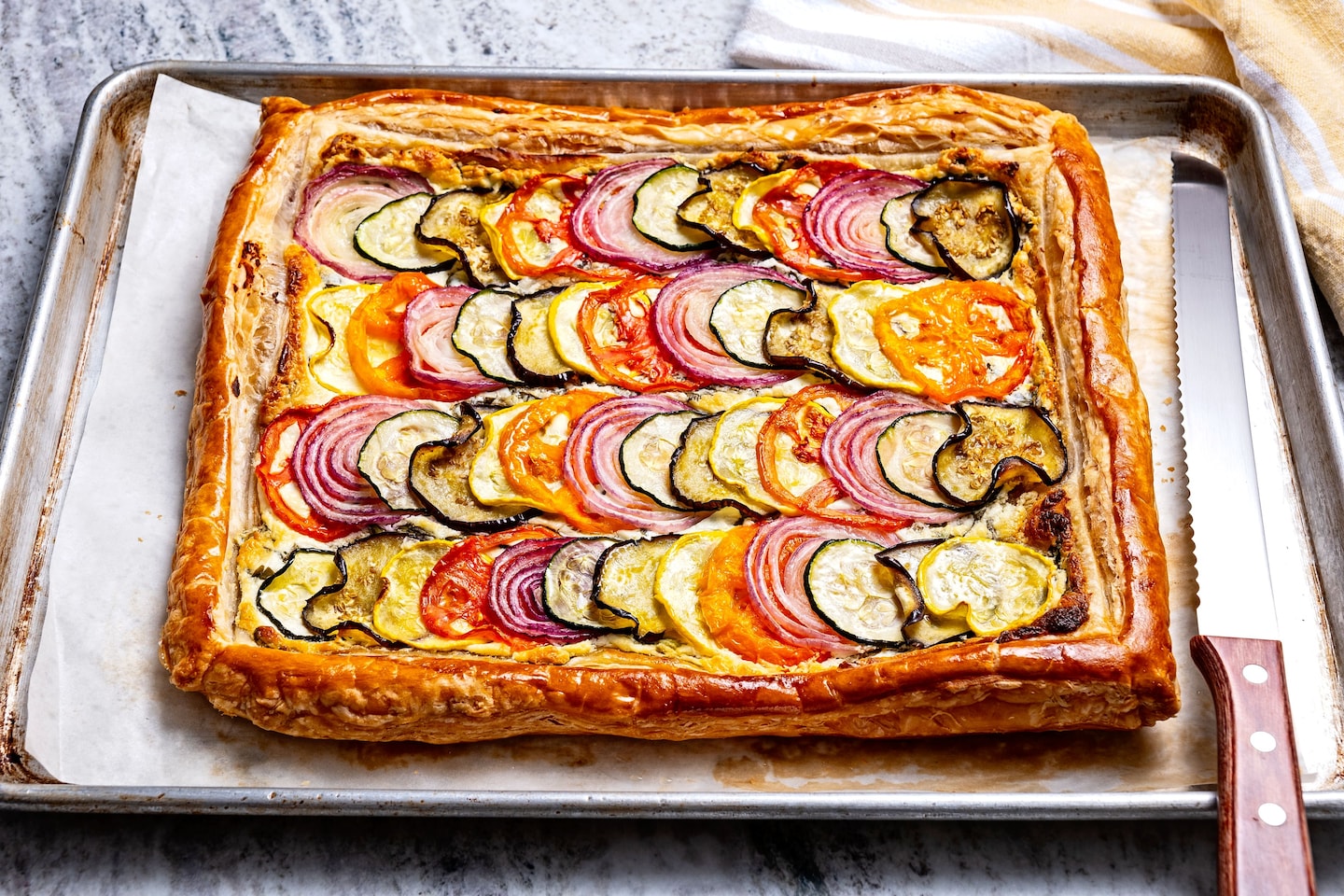 Cette galette à la ratatouille est un produit phare de l'été