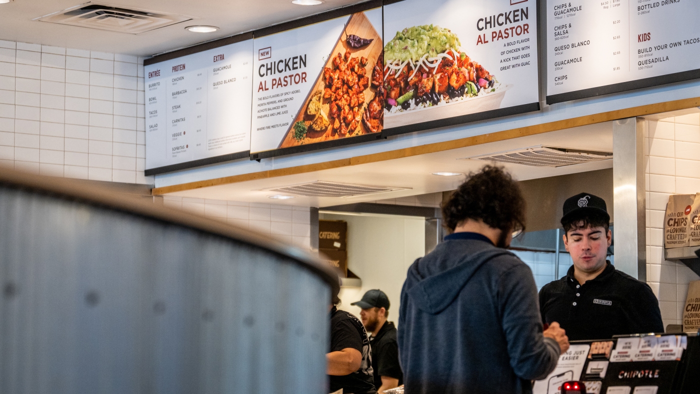 Chipotle « remet l'accent sur les portions généreuses » après des plaintes sur les réseaux sociaux