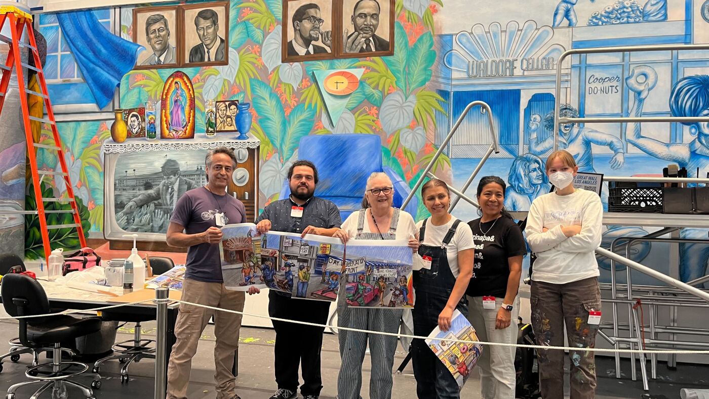 La fresque murale de la Grande Muraille de Los Angeles, longue d'un demi-mile, s'allonge