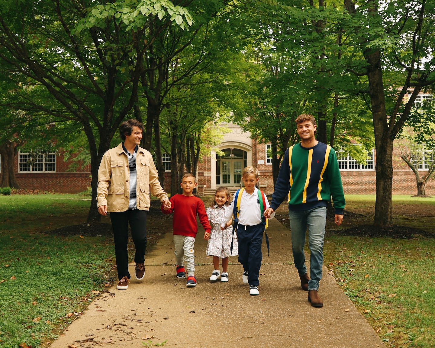 Les McKay voulaient accueillir un enfant. Du jour au lendemain, ils ont eu trois enfants.