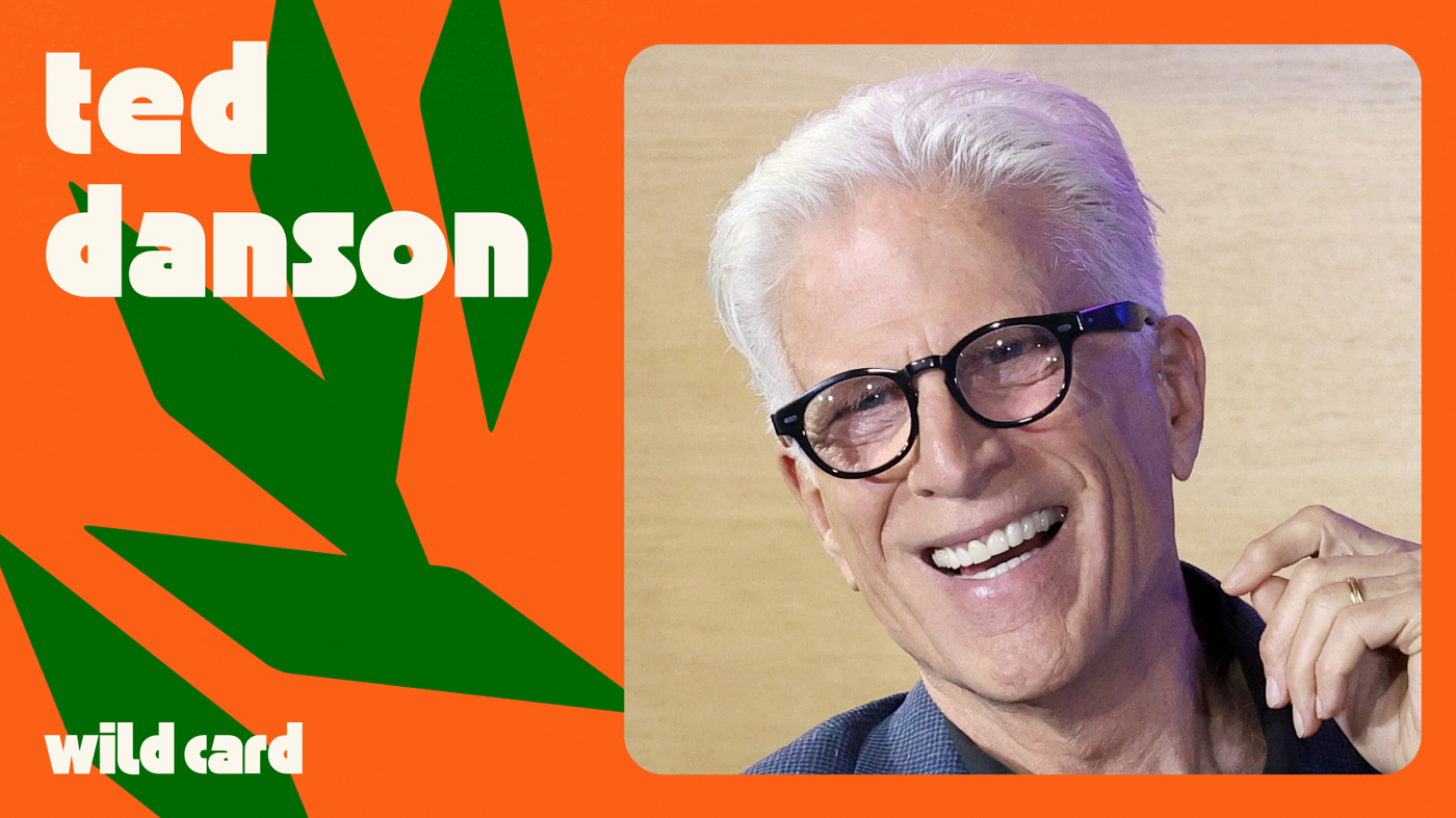 Ted Danson a embrassé la lumière, mais il est toujours reconnaissant pour l'obscurité