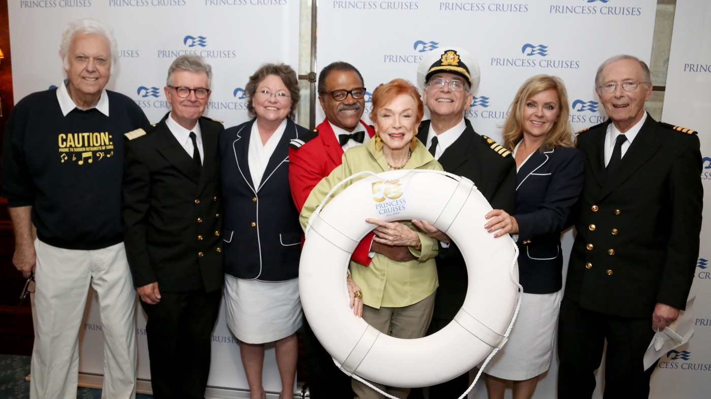 Le crooner Jack Jones, lauréat d'un Grammy, connu pour avoir chanté le thème de "The Love Boat", est décédé à 86 ans