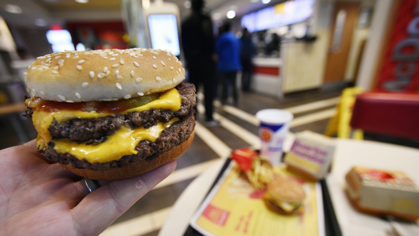 McDonald's tente de rassurer ses clients après une épidémie mortelle d'E. coli