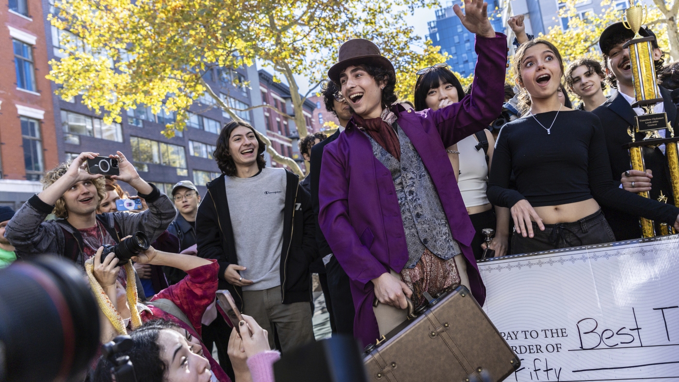 De Chalamet à Styles : Pourquoi les concours de sosies de célébrités sont-ils soudainement partout ?