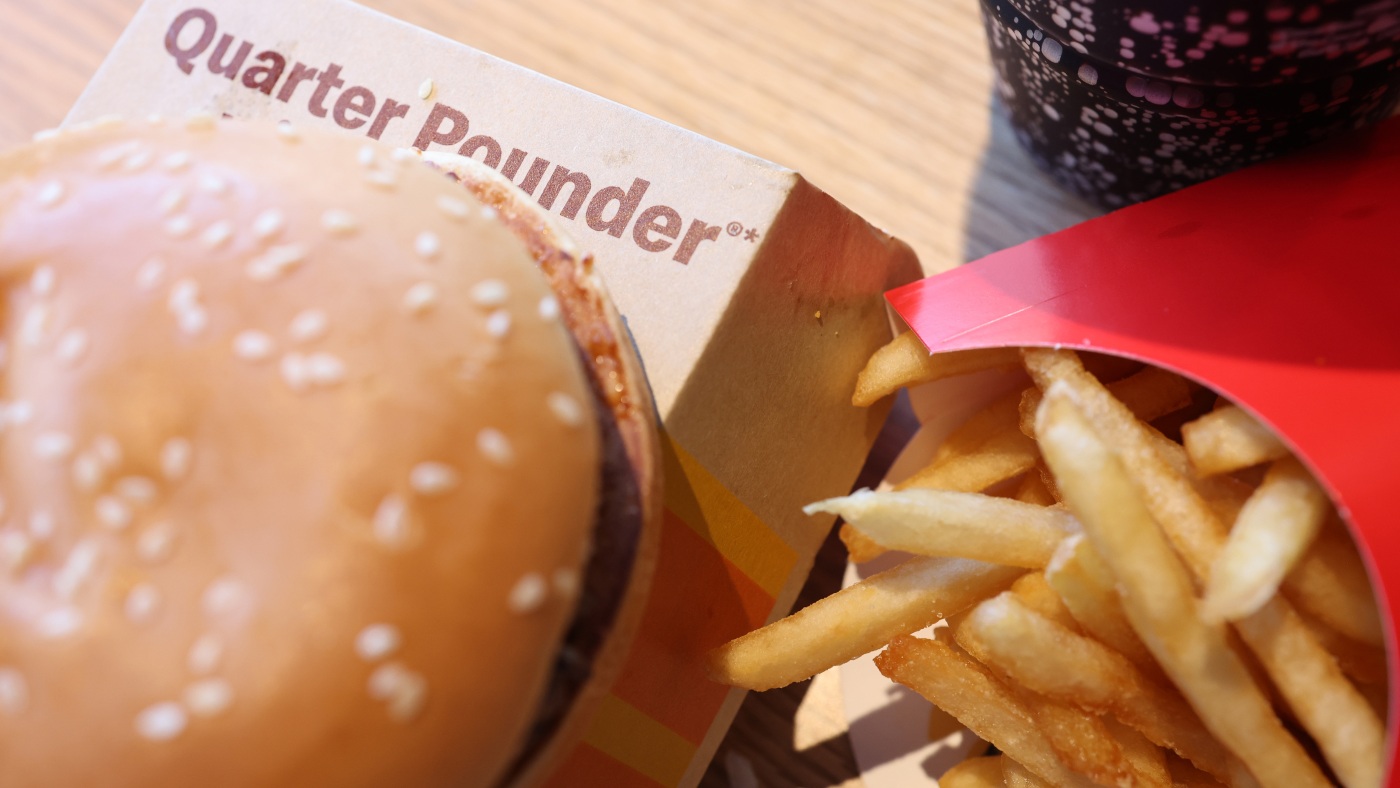 McDonald's recommencera à vendre ses Quarter Pounders au milieu d'une épidémie d'E. coli