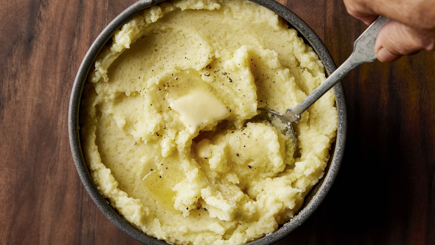 Cette recette de purée de pommes de terre brise toutes les règles pour une touche savoureuse au plat des fêtes