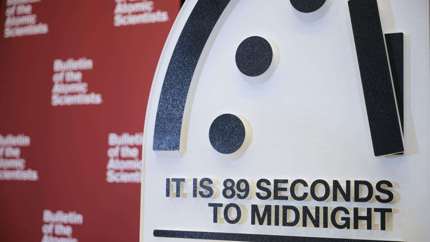 L'horloge Doomsday n'a jamais été plus proche de la métaphorique minuit. Qu'est-ce que ça veut dire?