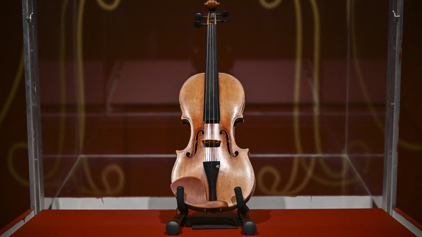Un violon Stradivarius pourrait se vendre pour une somme record aux enchères. Cela vaut-il le battage médiatique?