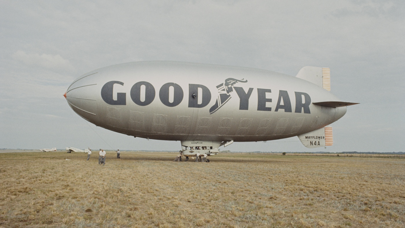 Chercher! Le Goodyear Blimp célèbre un grand anniversaire