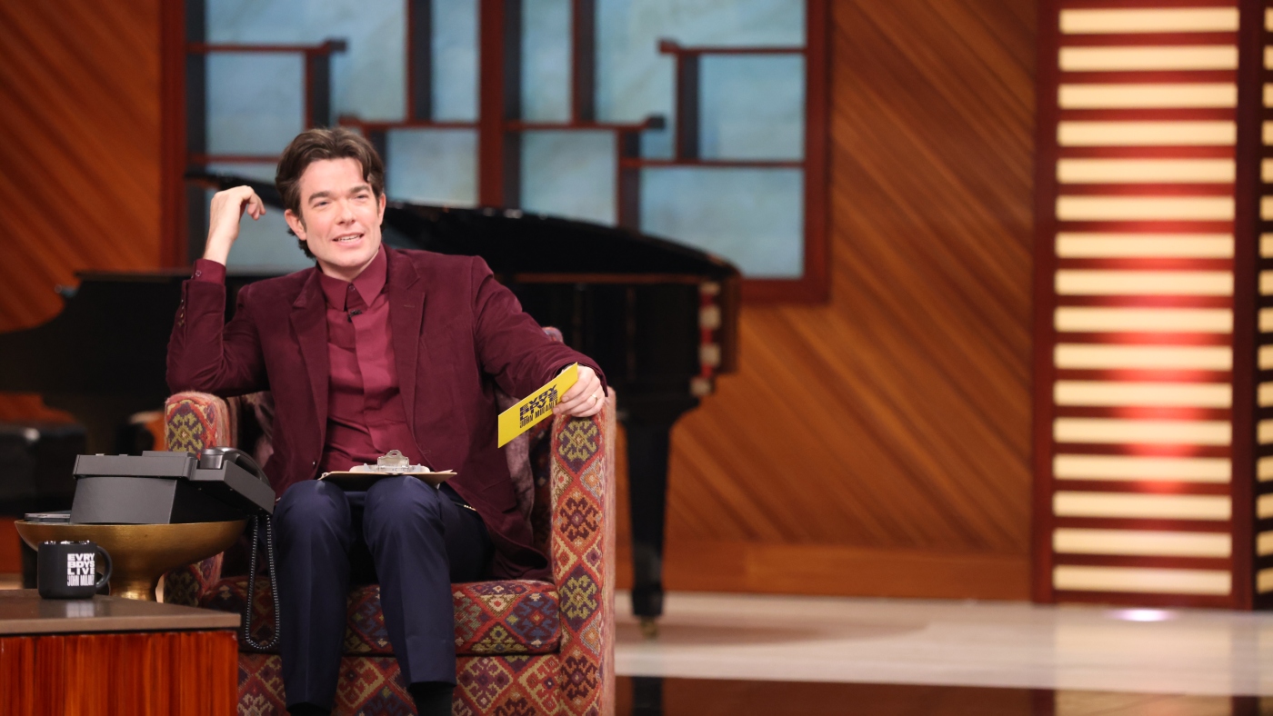 John Mulaney expérimente la fin de la nuit. Ça ne marche pas encore - encore