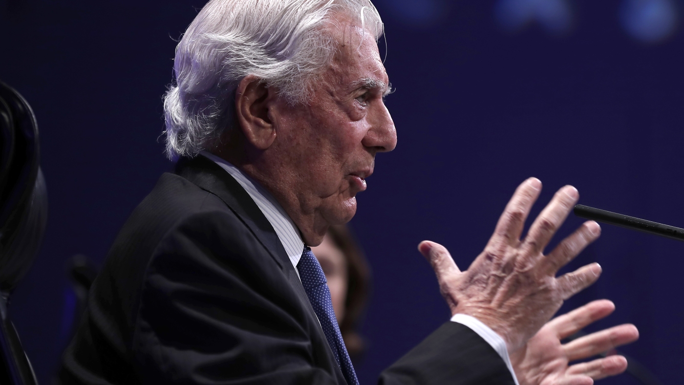 Mario Vargas Llosa, auteur péruvien lauréat du prix Nobel, décède à 89 ans