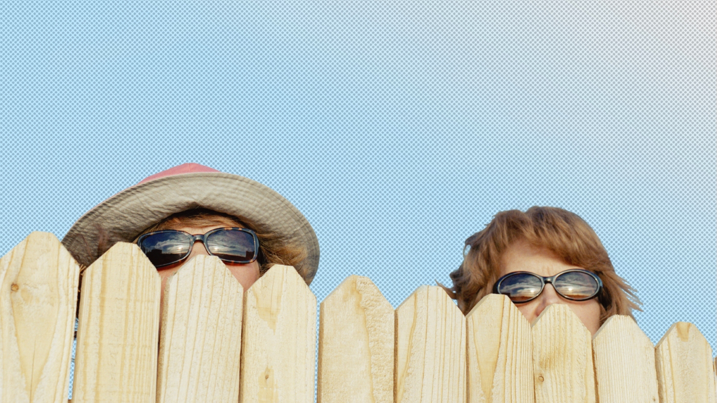 Cher kit de vie: les lumières de Noël de mon voisin sont toujours en place. Dois-je appeler le HOA?