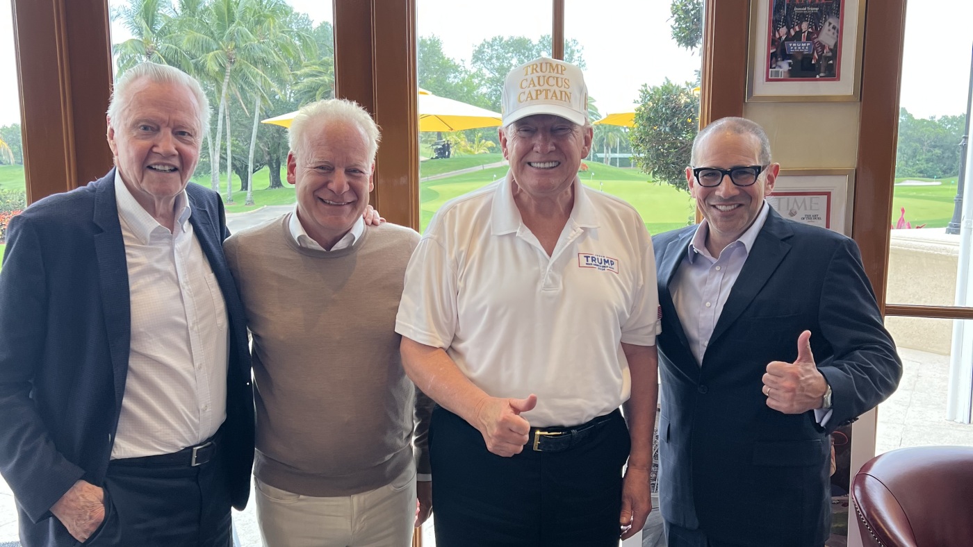 Comment une visite de l'acteur Jon Voight a conduit Trump à publier sur les tarifs du film