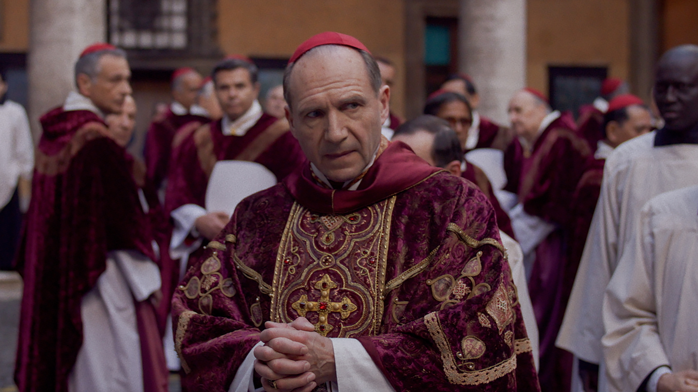 Il ne peut y avoir qu'un seul pape dans le «conclave» délicieusement absurde