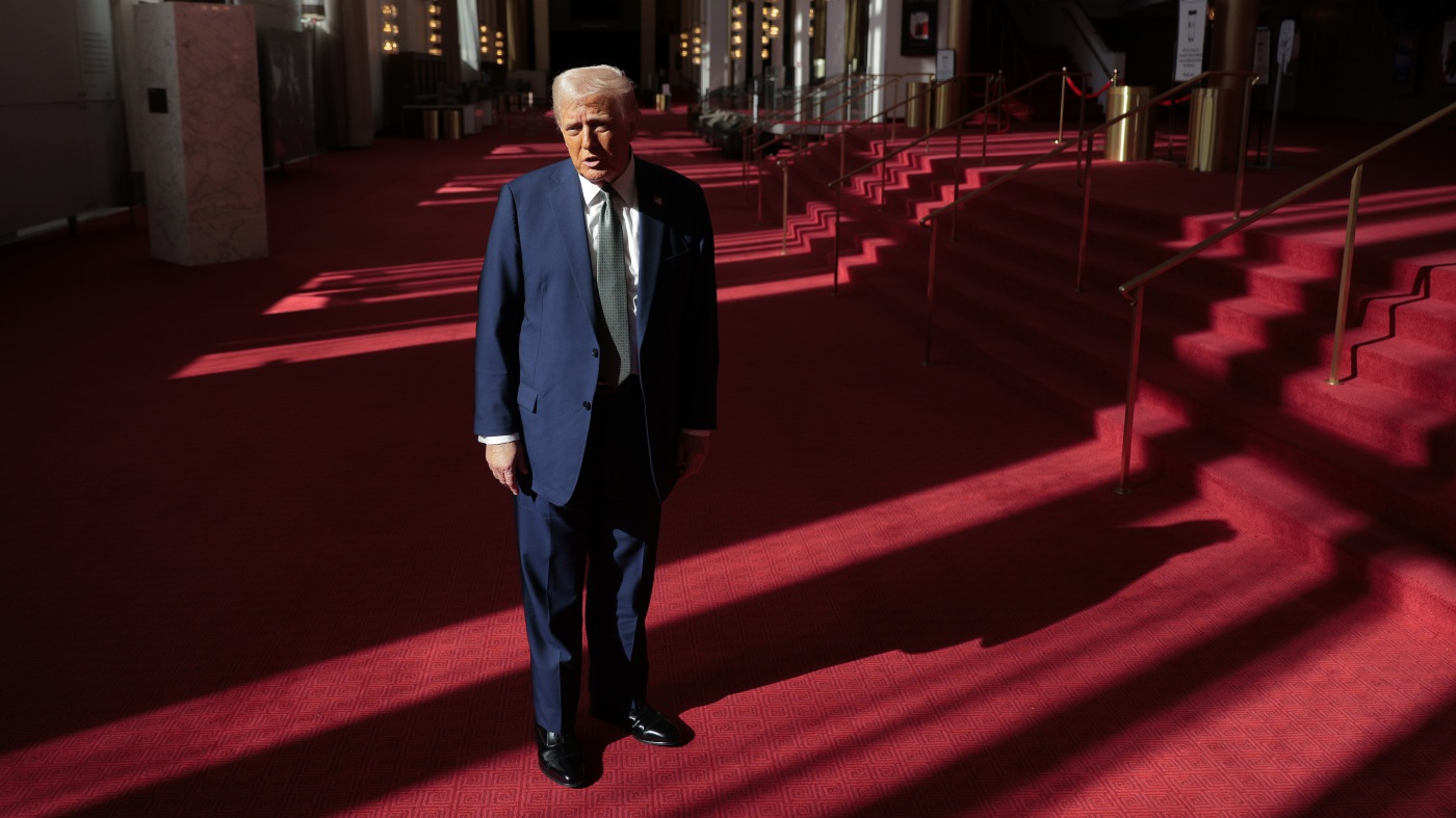 L'ancien président du Kennedy Center réfute la critique de Trump de la «mauvaise gestion»