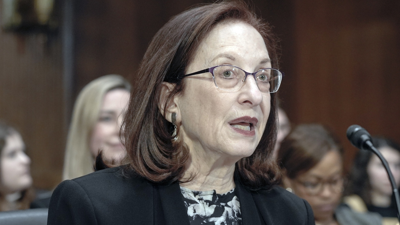 Le chef du bureau du droit d'auteur a été réalisé par l'administration de Trump pour le retrait