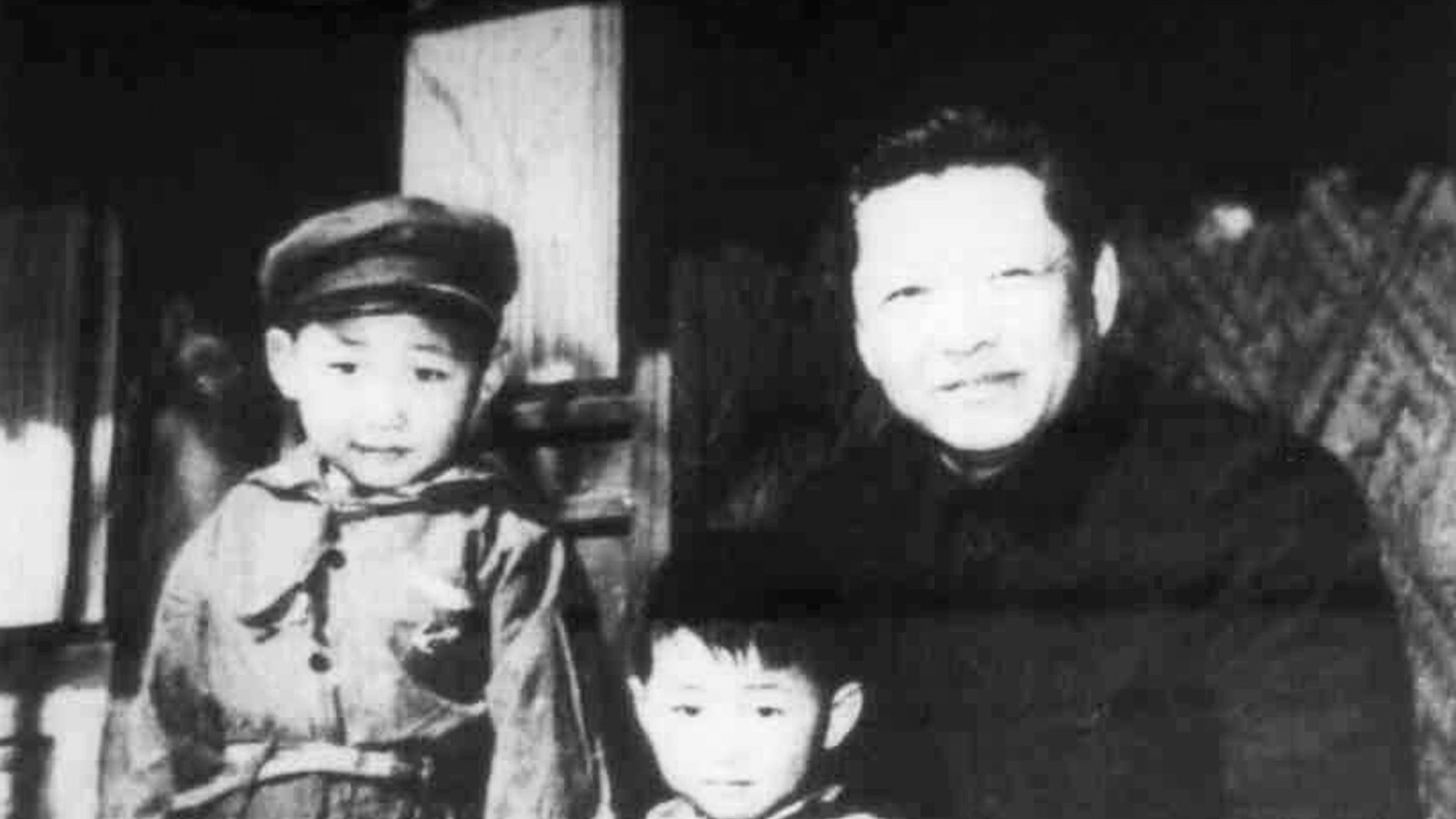 Dans «Les intérêts du parti viennent en premier», Joseph Torigian essaie de comprendre Xi Jinping à travers son père