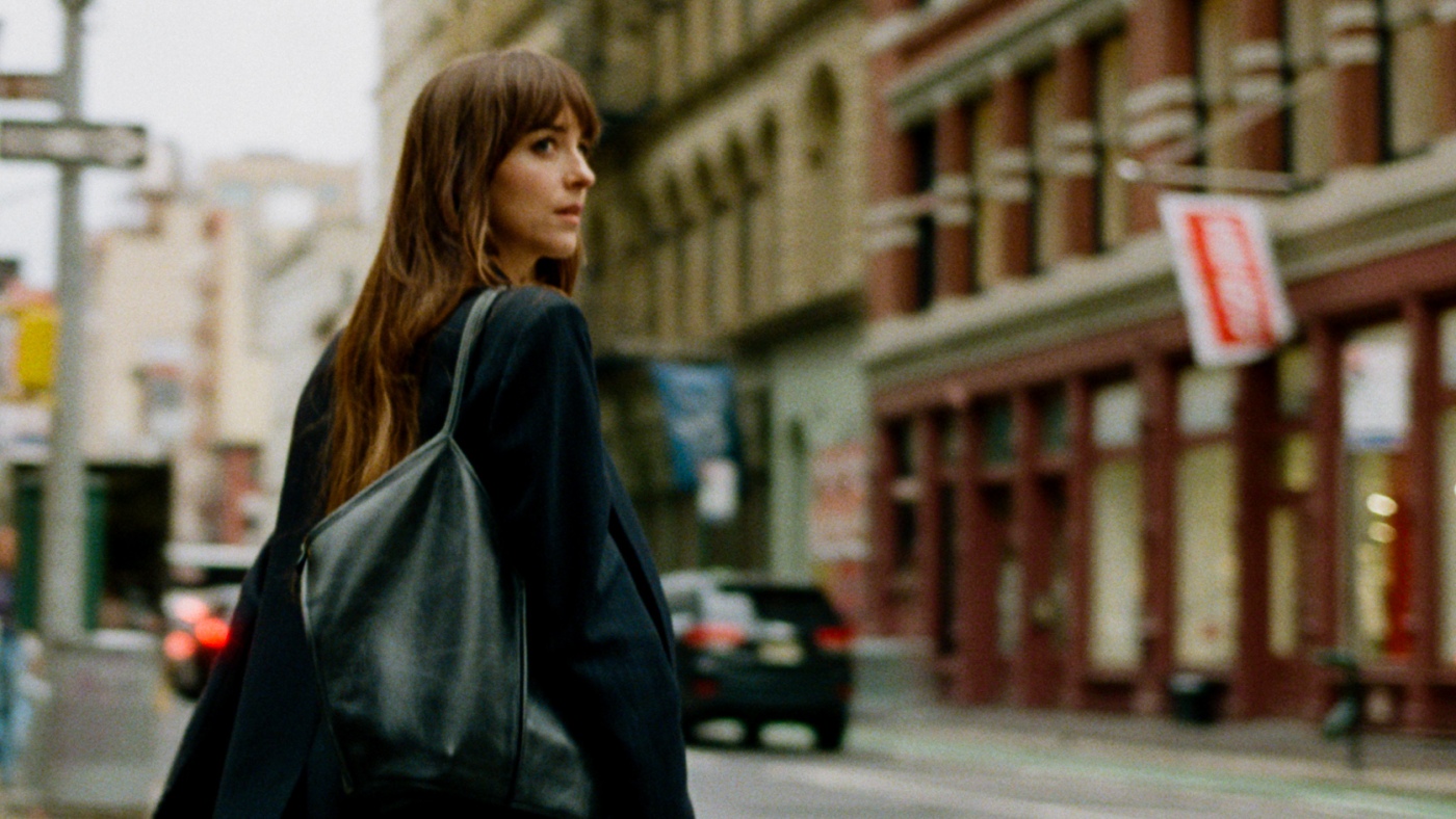 Je ne peux pas arrêter de penser à cette intrigue dans les «matérialistes»